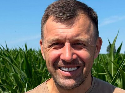 Андрей Онистрат увольняется из армии, потому что его перевели на должность главного бумаговода