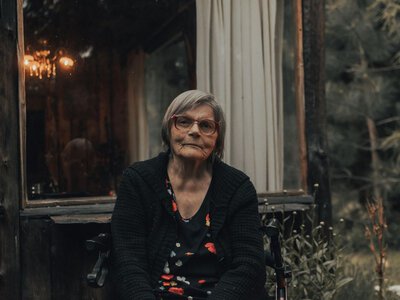 Возможно, вы не знали: кому следует обратиться в ПФУ, чтобы получать надбавку к пенсии