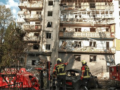Спасатели спасли из-под завалов четырех человек в Киеве