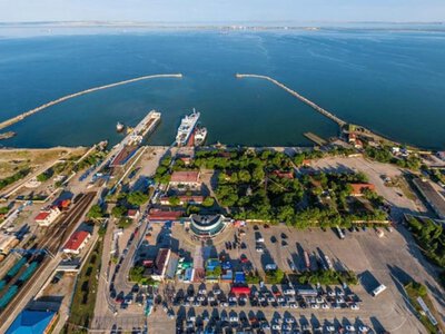 Бровди: мощности Керченской паромной переправы сократились до 25%