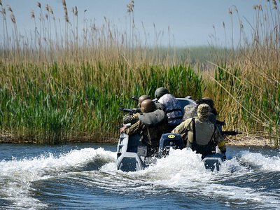 Морпехи николаевской 36-й бригады показали, как проходят подготовку и отрабатывают высадку на берег (фото)