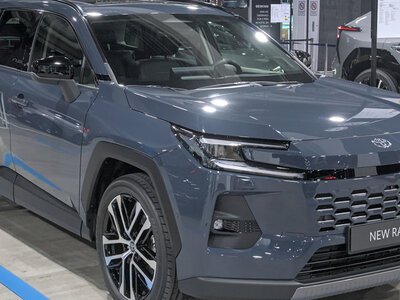 Спрос на гибридные автомобили растет: какие марки и модели выбирают украинцы