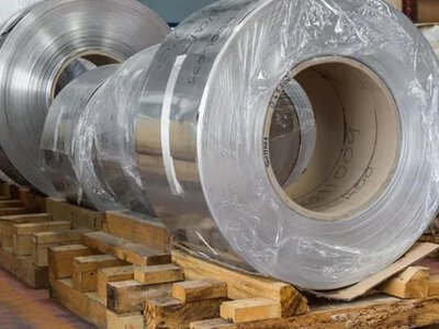 Украинская металлургия теряет позиции из-за войны, барьеров ЕС и дешевого импорта