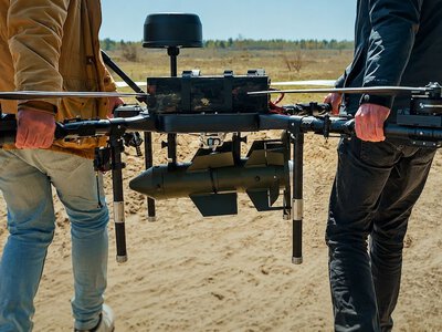 Новый украинский боеприпас самостоятельно корректирует траекторию полета и поражает цель