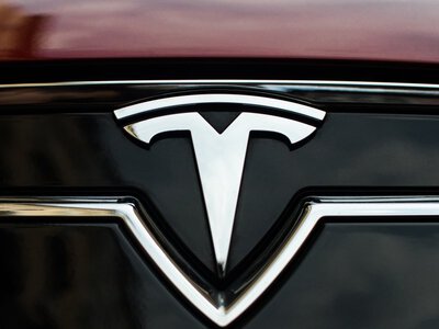 375 000 электромобилей ежегодно: Tesla расширяет производство в Германии