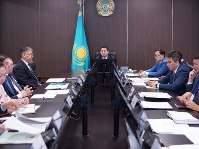 Айдарбек Сапаров поручил обеспечить своевременную подготовку элеваторов к приему нового урожая