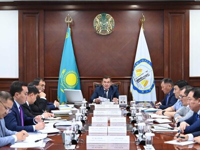 Автокөлік жасау саласын дамыту мәселелері талқыланды