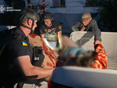 В Святогорске спасатели эвакуировали в больницу двух пострадавших после обстрела