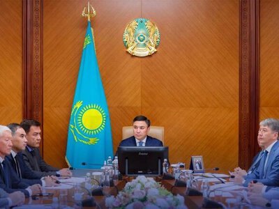 АППАРАТ ОТЫРЫСЫ: ӨЗЕКТІ МӘСЕЛЕЛЕР ҚАРАЛДЫ