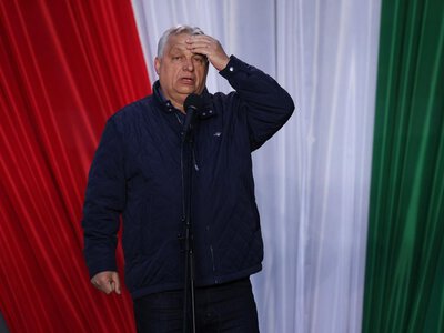 Скандал на 17 миллиардов форинтов: в Венгрии провели обыски в офисе партии Орбана