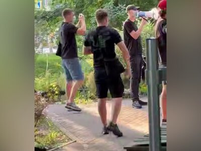 Свиные головы на пороге: салон, уволивший противницу КиевПрайда, столкнулся с угрозами