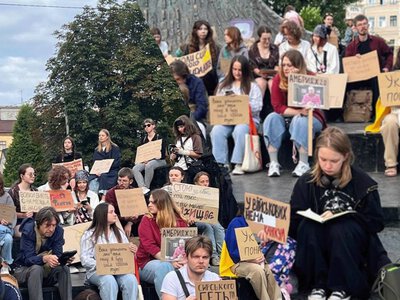 Нас не сломить!: в ряде городов Украины продолжаются акции протеста