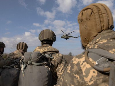 В МО разъяснили, нужно ли военнослужащим дожидаться окончания контракта, чтобы подписать новый мотивационный