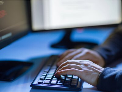Почти 1500 узбекистанцев случайно узнали о своем фиктивном трудоустройстве