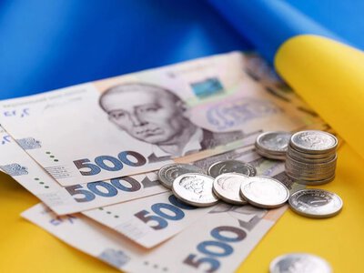 Новые выплаты, пенсии, банки и правила для ВПЛ: какие изменения ждут украинцев с 1 августа