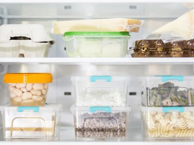 Можно ли повторно замораживать продукты после отключения света: правила и риски