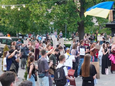В Киеве снова проходят протесты: требуют вернуть Федорова в Минобороны и уволить Кима