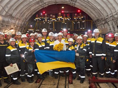 На глубине 480 метров: Вакарчук выступил перед шахтерами в прифронтовой шахте