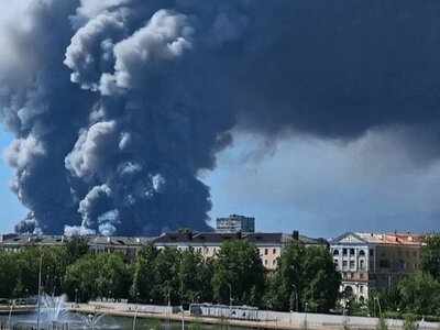 В Петербурге горят склады Wildberries и Ozon - взрывные кадры