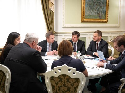 Корецкий обсудил с Туском инфраструктурные проекты и пригласил в Украину