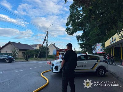 В Ужгороде мужчина устроил стрельбу: полиция проводит спецоперацию по его задержанию