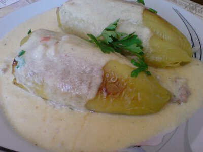 Фарширований перець із фаршем і рисом: класика