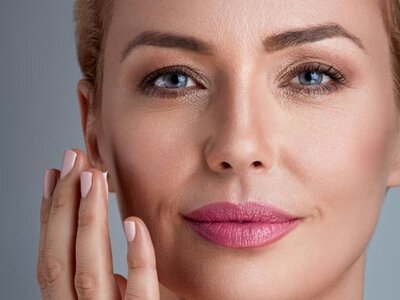 Как сохранить молодость женщинам 40+: четыре полезные привычки после сна
