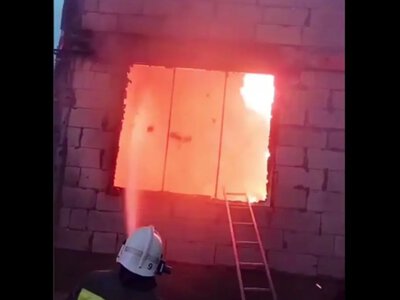  При пожаре в строящемся доме в Алматинской области едва не произошел взрыв 