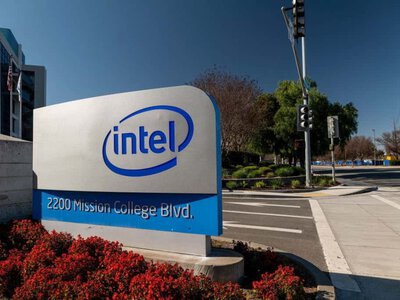 Intel показала самый быстрый за 15 лет рост выручки благодаря спросу на ИИ-чипы