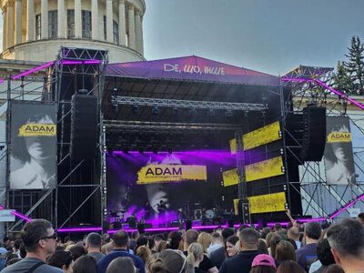 Тайный гость и голос Михаила Клименко: в Киеве прошел особый концерт памяти ADAM