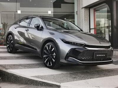 Toyota Crown оновився для 2027 року