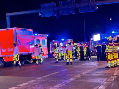 В Берлине во время прайда автомобиль въехал в толпу: есть погибшая