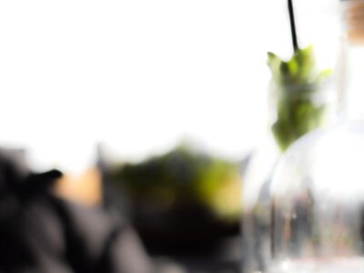 Скільки води насправді треба пити влітку: відповідь нефрологів