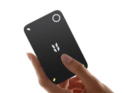 Ugreen выпустила тонкий Bluetooth-трекер для кошелька: он работает с Apple Find My и Google Find Hub