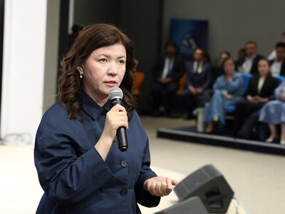 Жулдыз Сулейменова провела открытый диалог с педагогами - участниками республиканской летней сессии