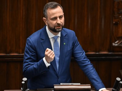Украина не вступит в ЕС с Бандерой на флаге, — глава Минобороны Польши