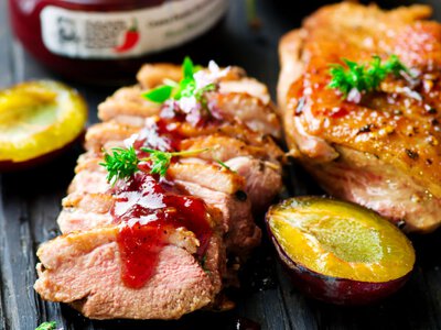 Тренд сезона: великолепные сливовые соусы к мясу и рыбе