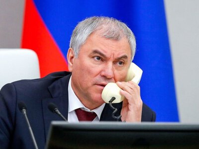 Володин завершил последнюю сессию Госдумы, скандируя «Россия! Путин! Победа!»