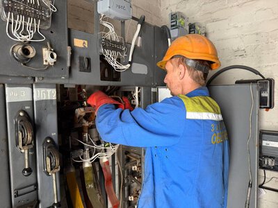У Запоріжжі та області за вихідні повернули світло понад 50 тисячам родин