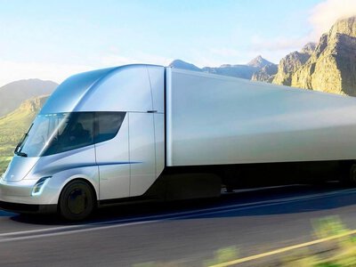 Илон Маск снова обещает самоуправляемую Tesla Semi: новые сроки выпуска беспилотных грузовиков