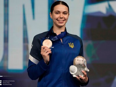 Триумф в Гонконге: Алина Полозюк завоевала историческую «бронзу» на чемпионате мира по фехтованию