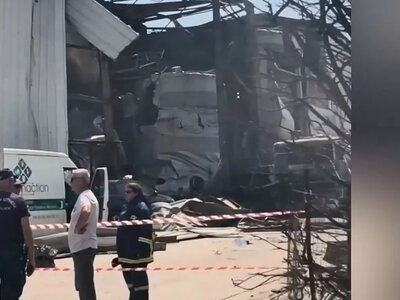  Мощный взрыв прогремел на заводе в Греции: один человек погиб 