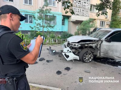 В Одессе взорвался автомобиль, принадлежащий военному: водитель получил ранения, — СМИ