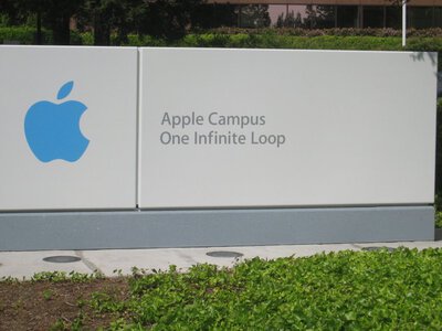 Apple вернула статус самой дорогой компании мира: какая капитализация техногиганта