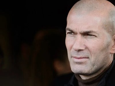  Зидан официально возглавил сборную Франции 