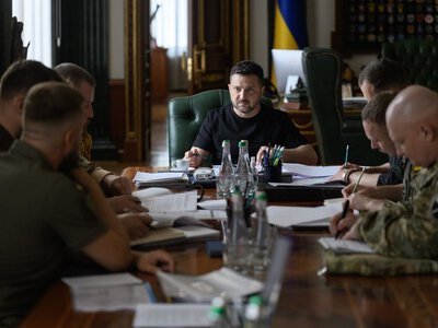 Зеленский дал интервью об изменениях в правительстве: политолог сказал, удовлетворит ли это митингующих