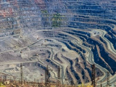 Южный ГОК частично приостанавливает работу из-за российских ударов и блокады портов