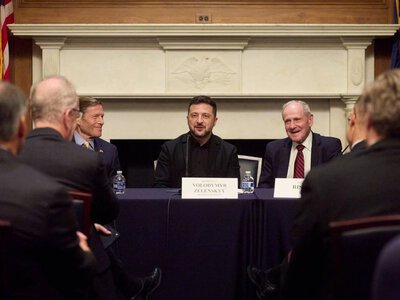 Это точно шаг к миру: Зеленский отреагировал на решение Сената по поводу санкций против России