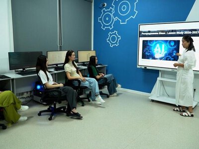 Студенты QyzPU разработали ИИ-платформу AI-Lesson Study для педагогов