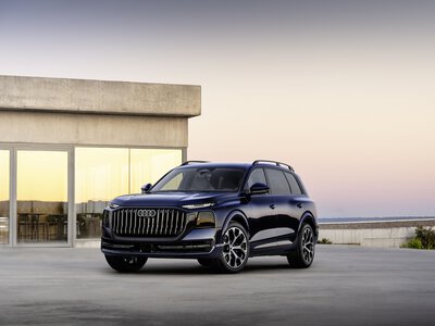 Люксовый великан: представлен новый флагманский кроссовер Audi Q9 (фото)
